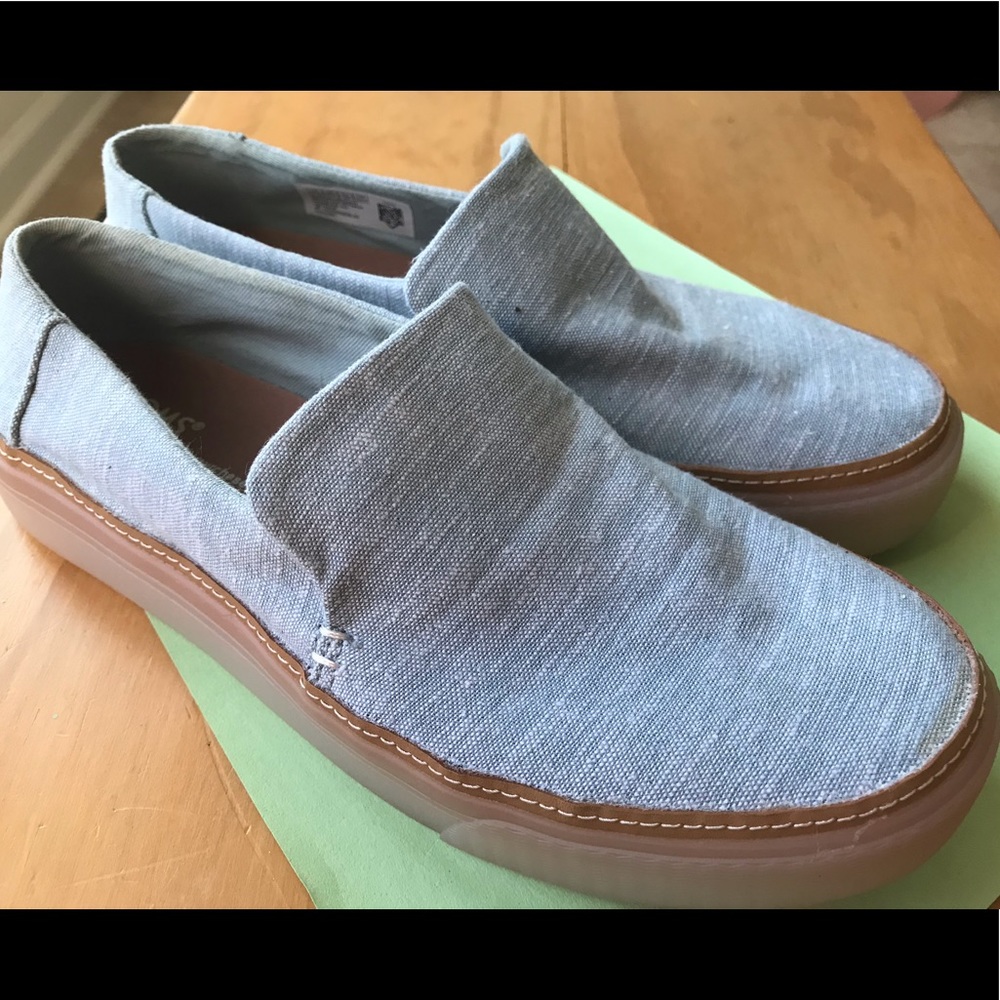 Toms slip on shoes EUC